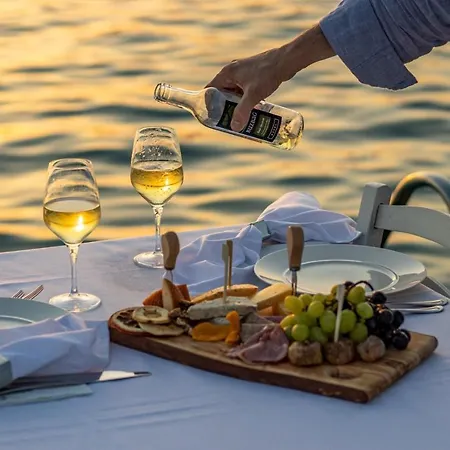 Pietra Bed & Breakfast 4*