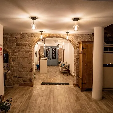 Pietra Bed & Breakfast