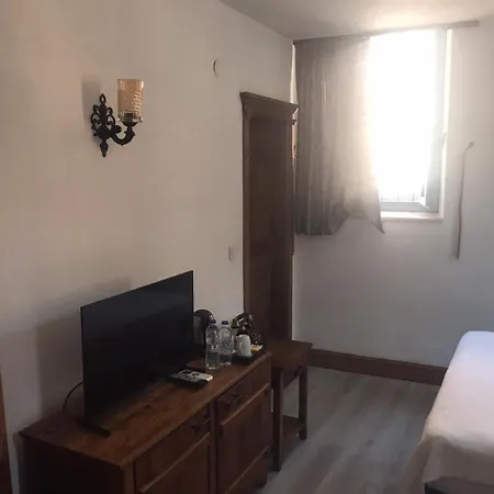 Pietra Bed & Breakfast Ayvalı