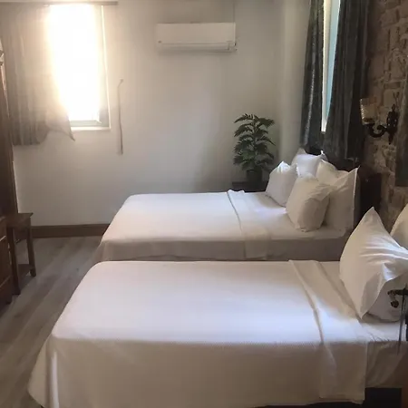 Pietra Bed & Breakfast 4*