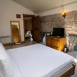 Couette-café Pietra 4*