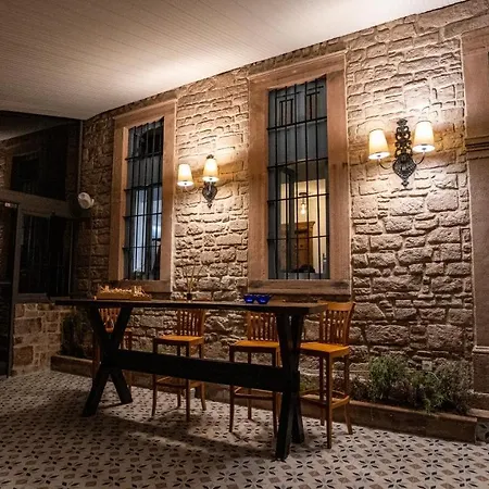 Pietra 4*