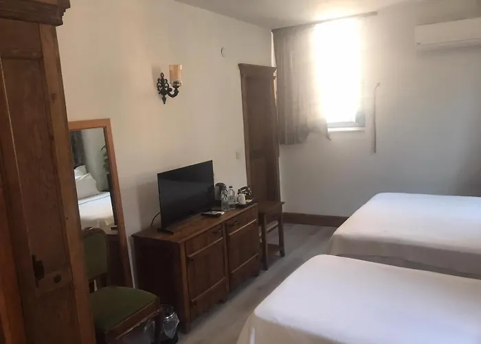 Pietra Frühstückspension 4*